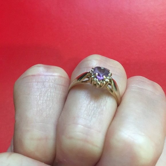 Ring, Amethyst and Diamond ring in 14K - Picture 2 of 6